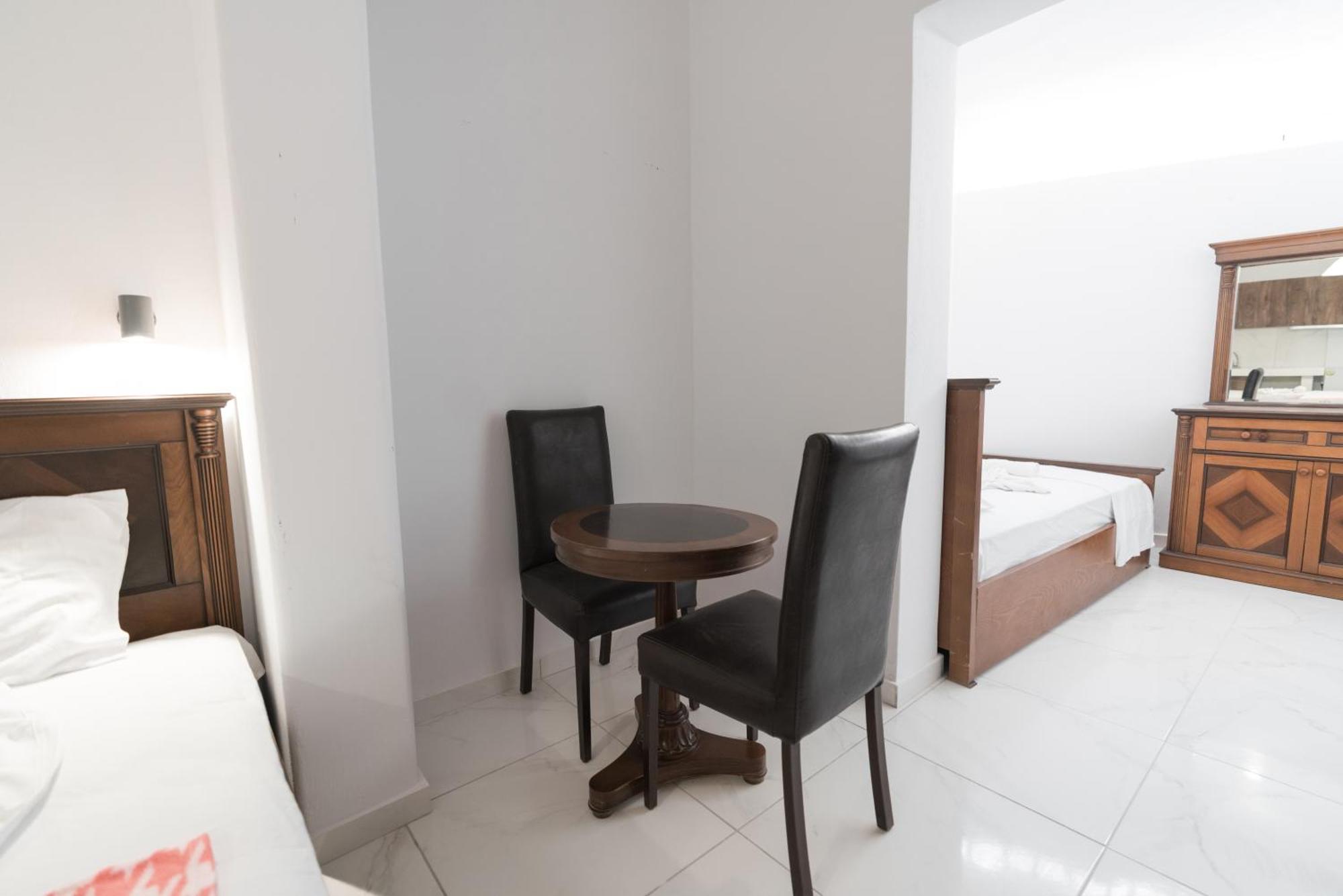 Dodomar Selection Hotel Perissa  Room photo
